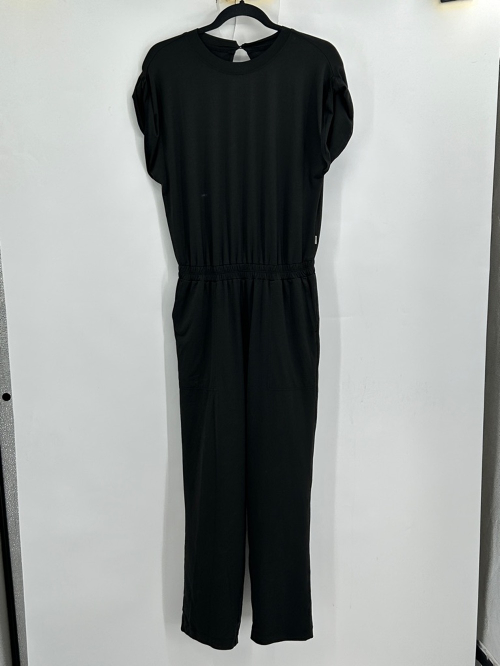 Vuori Women's Short Sleeve Lux Crew Neck Jumpsuit in Black Size Small - Picture 3 of 11